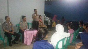 Foto: Satgas Bhabinkamtibmas Polsek Tanah Sareal gelar kegiatan Curah Pendapat Kamtibmas di Kantor Kelurahan Kedung Jaya Tahah Sareal, Selasa (23/2/2016). Dok. Humas Polsek Tanah Sareal.