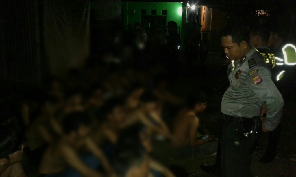 46 orang pemuda diamankan Petugas Patroli Gabungan di depan SMA Negeri 8 pada Jumat dini hari (24/6) diduga akan Tawuran. Dok. Humas Polres Bogor Kota