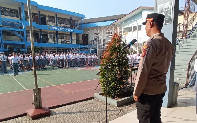 Kasat Binmas Polresta Bogor Kota Jadi Pembina Upacara Di Sekolah